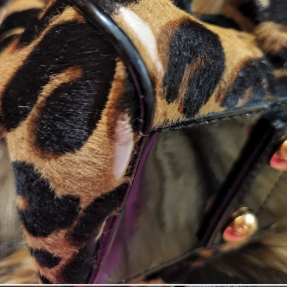 A Collector’s Dream! Limited Edition Louis Vuitton Rare tribute exotic bag fur - Picture 16 of 16